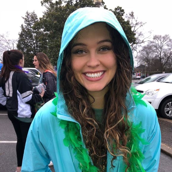 Meet your Posher, Julia - Picture 1 of 1